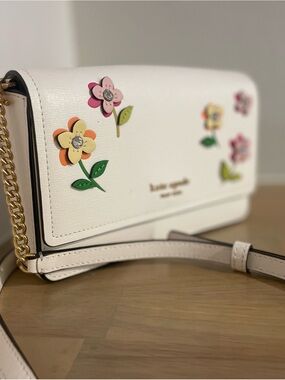kate spade white floral appliqué crossbody with gold chain